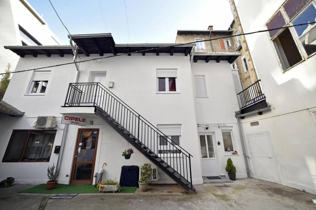 Petit Main Square Apartment Zagreb Exterior photo